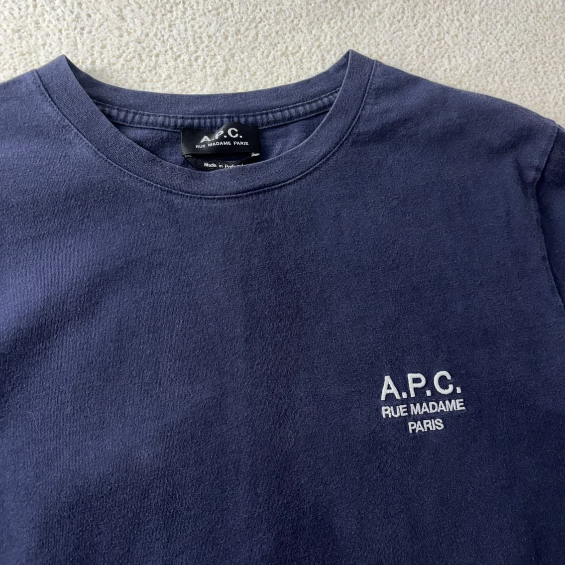 100 APC 아페쎄 자수로고 네이비 반팔 티셔츠 상품이미지2