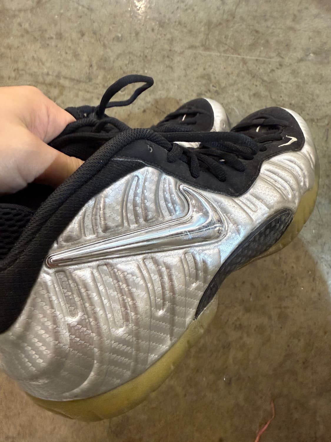 나이키 에어 폼포짓 실버 285mm 상품이미지5