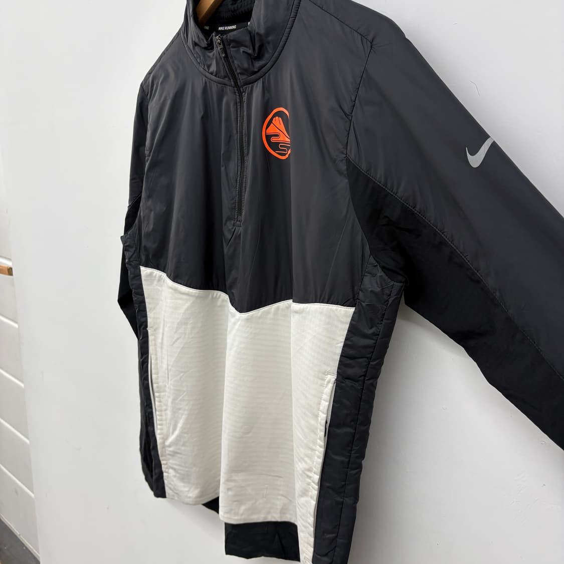 나이키 러닝 블랙/화이트 바람막이 남성 M 상품이미지3