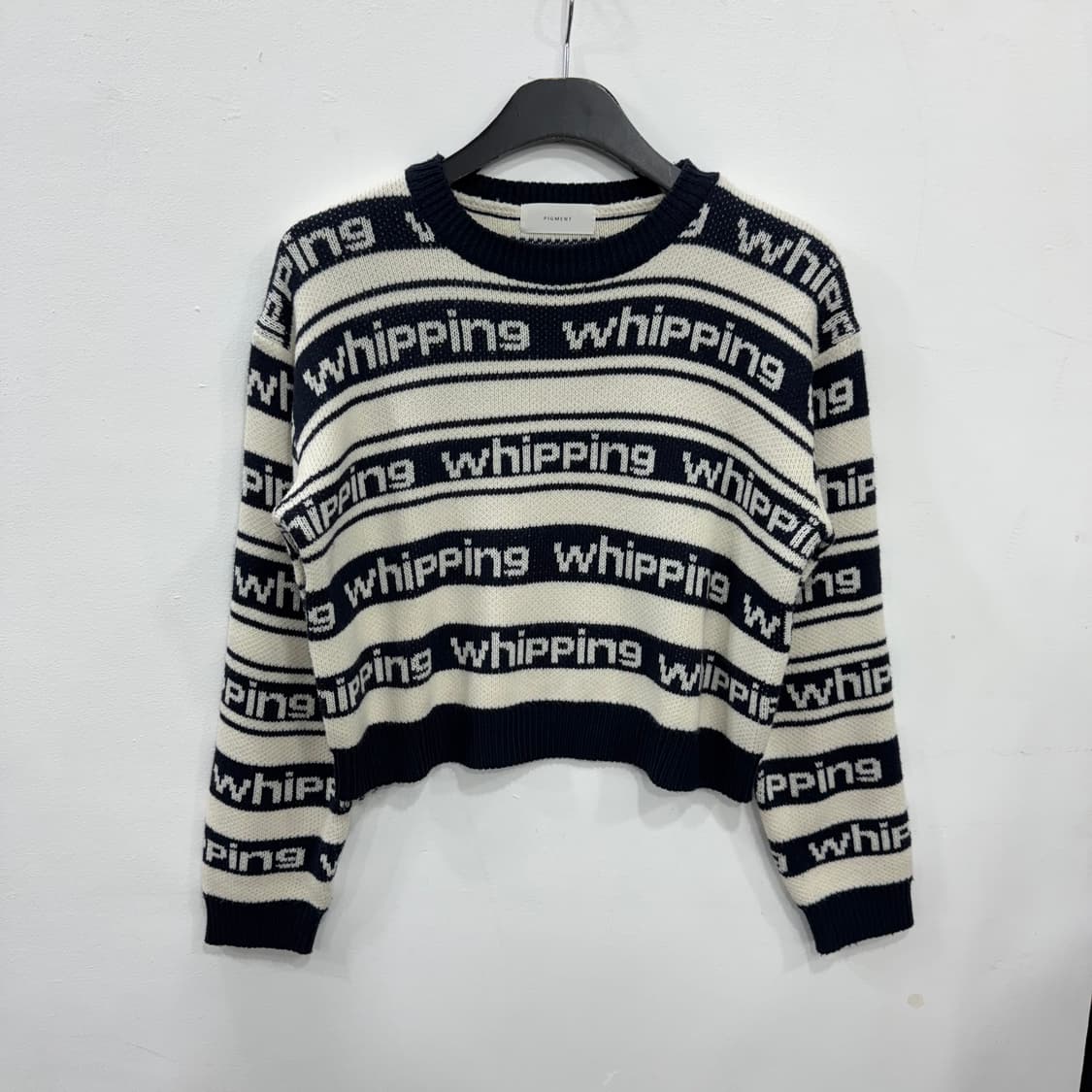 피그먼트 스트라이프 니트 상품이미지1