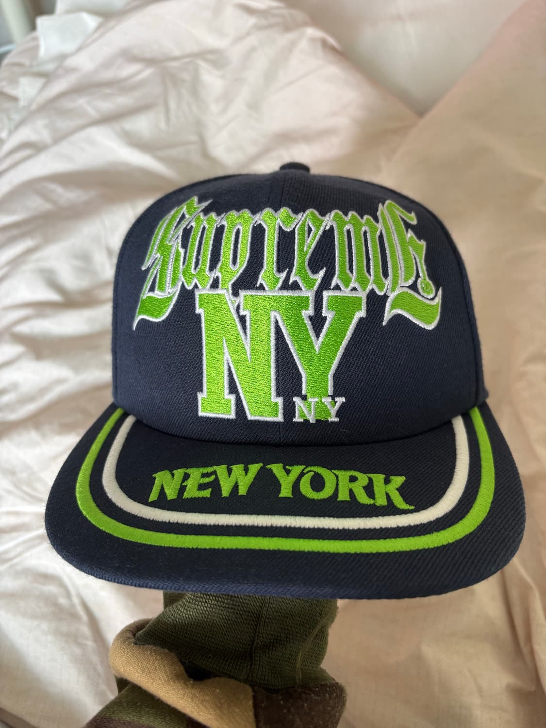 슈프림 뉴욕 6 패널 네이비 25SS 상품이미지5