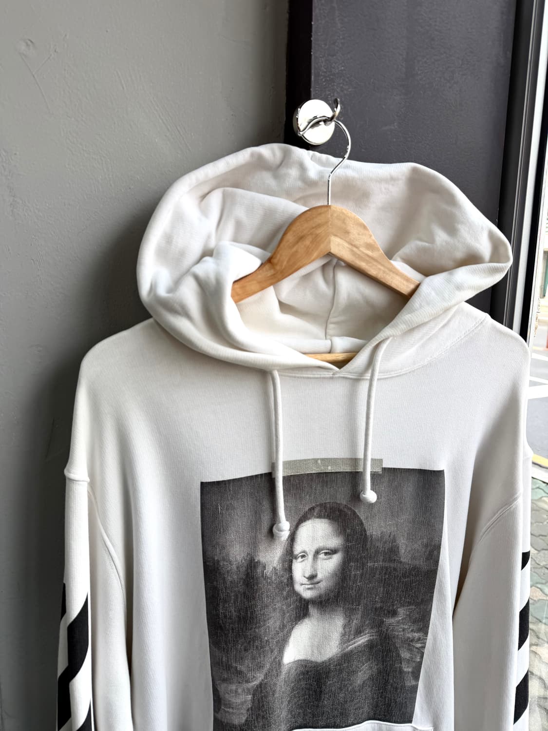 L/ 오프화이트 모나리자 크랙 후드티 상품이미지3