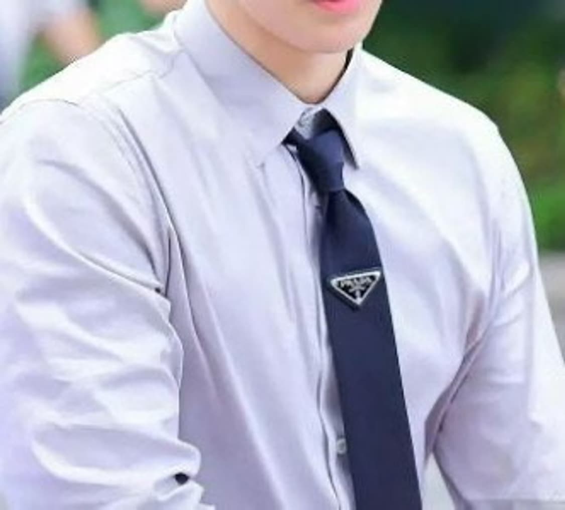 프라다 넥타이 블랙 상품이미지1