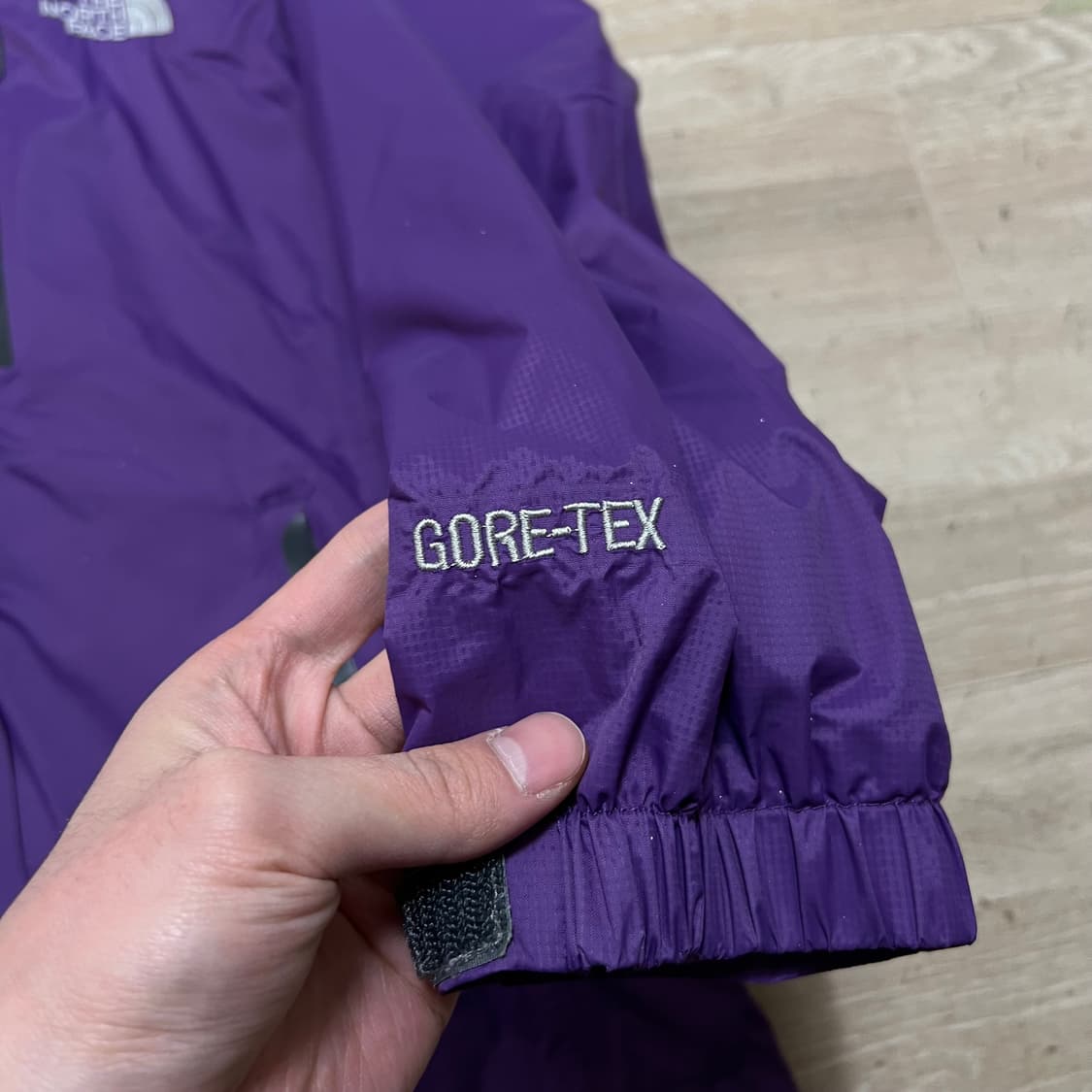 노스페이스 여성 고어텍스 바람막이 후드자켓 [퍼플] M/95 상품이미지5