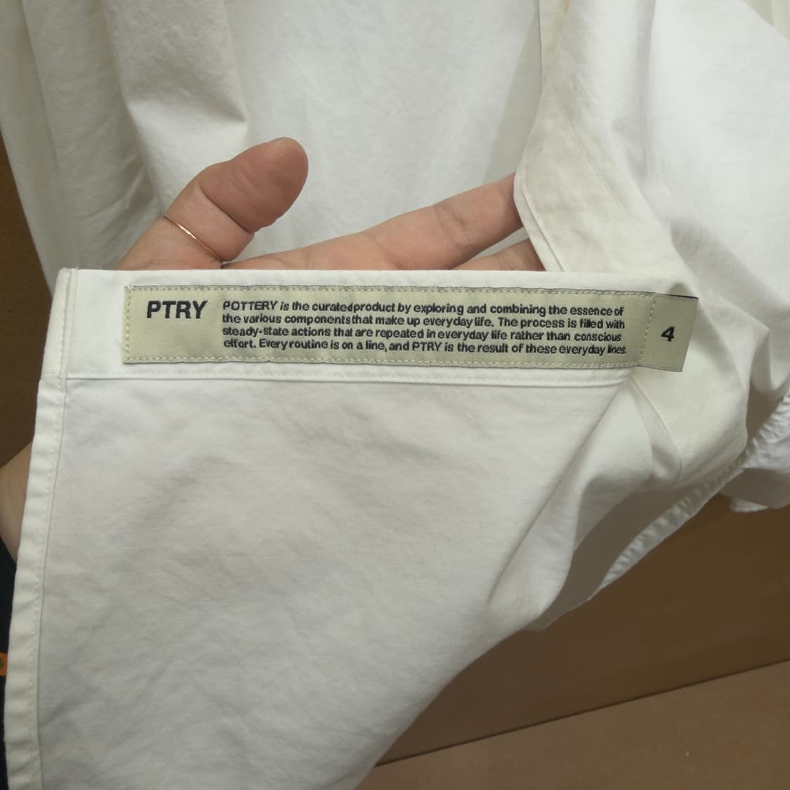 포터리 컴포트 화이트 셔츠 4 상품이미지4