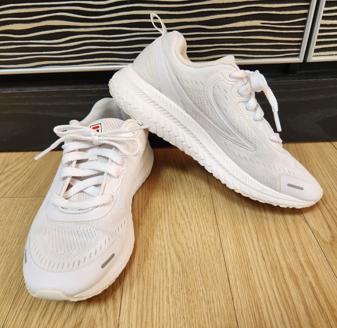 FILA 휠라, 필라 RGB 퓨즈 스니커즈, 운동화 올화이트 240 상품이미지3