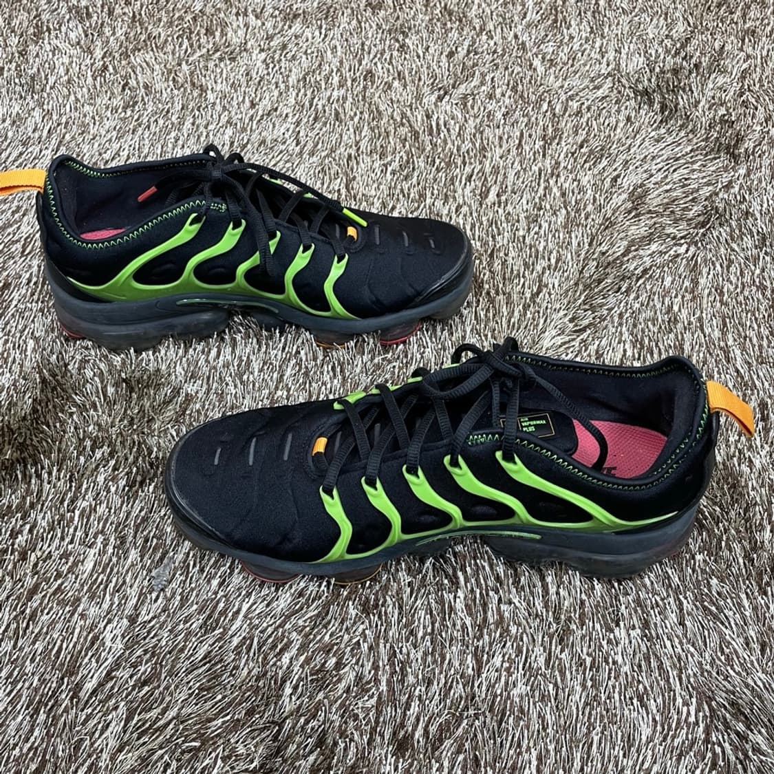 나이키 Nike 에어 베이퍼맥스 플러스 엠버 글로우 형광 그린 270 상품이미지3