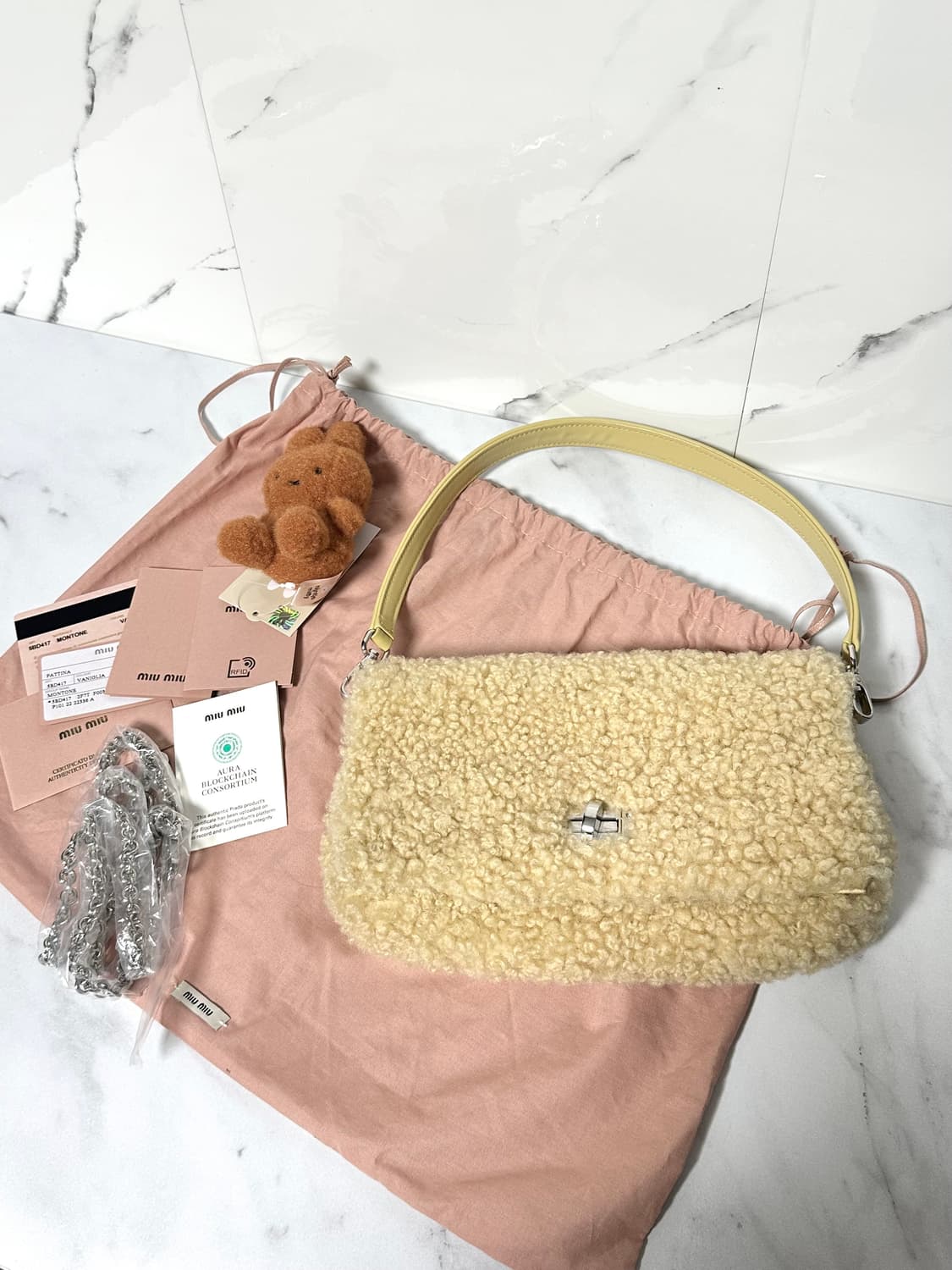 [A+ 정품] 미우미우 시어링 퍼 숄더백 상품이미지9