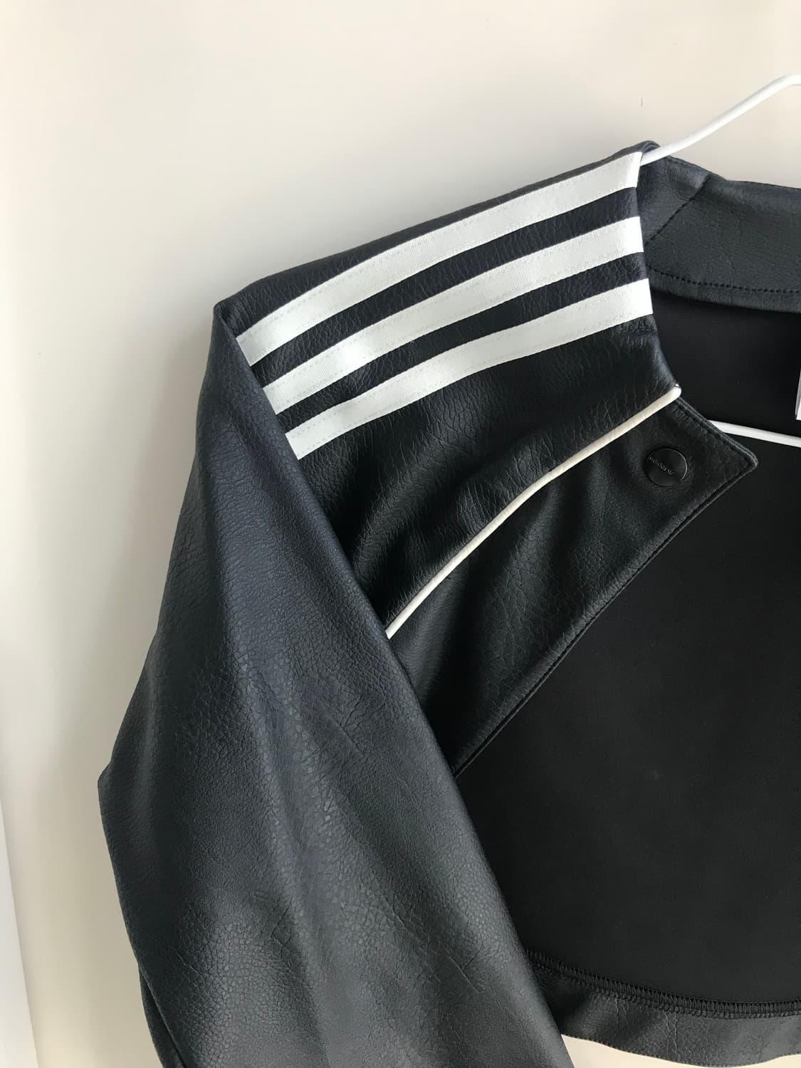 아디다스 레더 크롭 베스트 볼레로 자켓 xs 상품이미지7