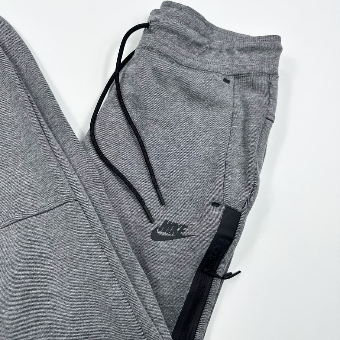 나이키 퓨추라 테크팩 차콜 조거팬츠 (S 여성추천) 상품이미지1