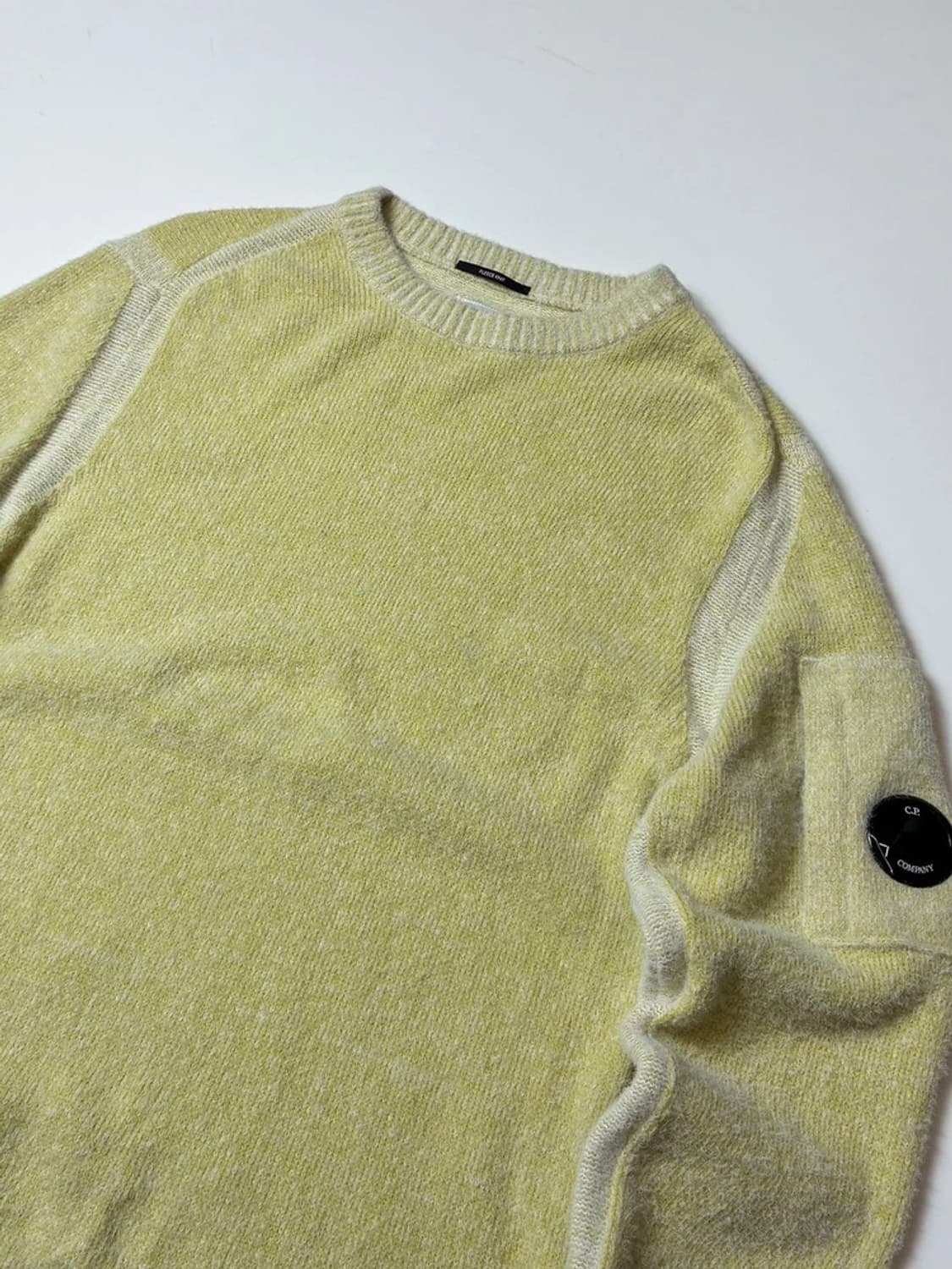 CP컴퍼니 램스울 아플리케 플리스 렌즈 스웨터 PN8446 상품이미지3