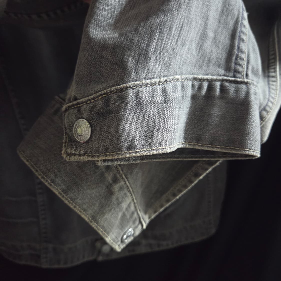 리바이스 엔지니어드 빈티지 흑청 데님 트러커 자켓 상품이미지7