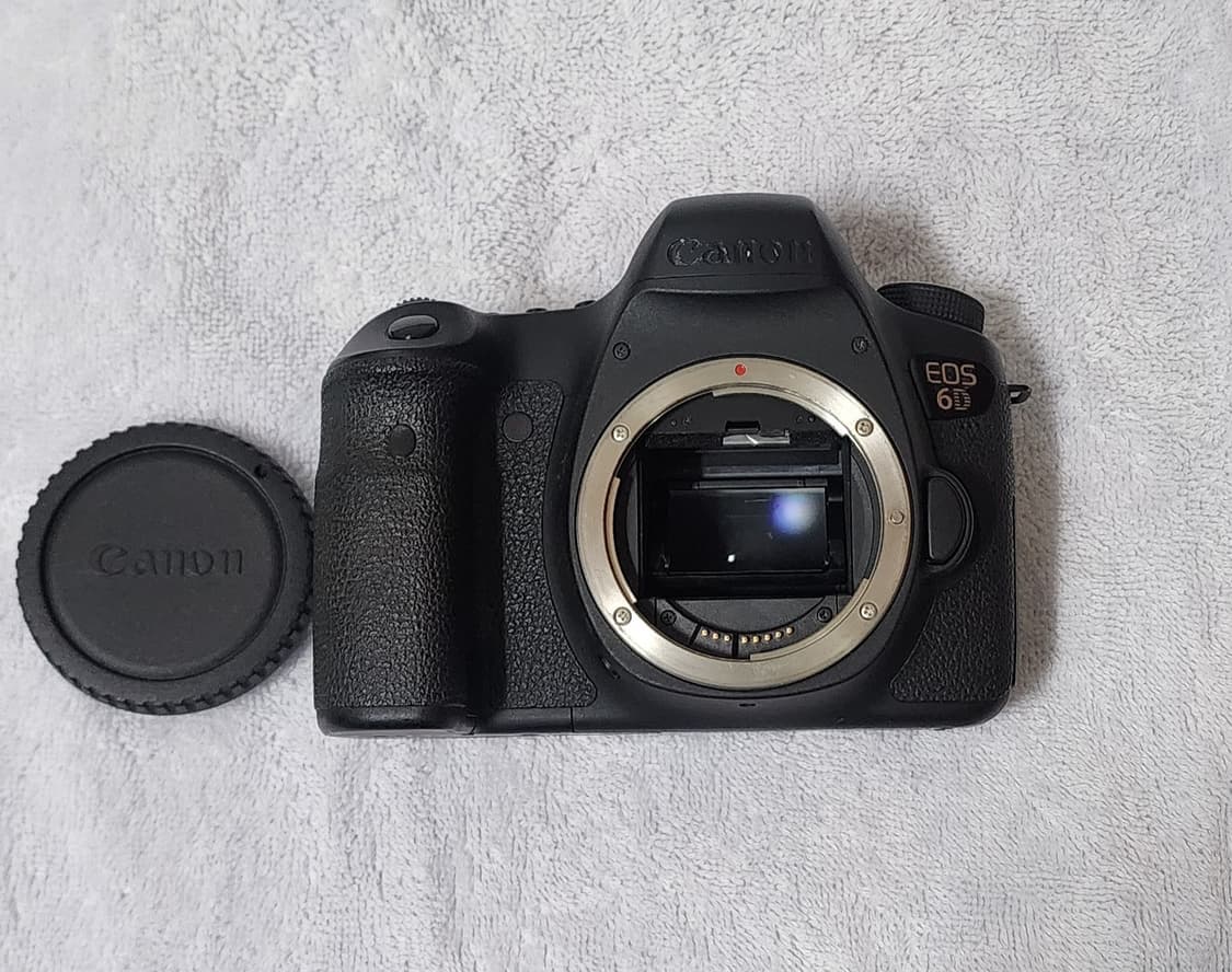 캐논 디지털카메라 EOS 6D 카메라 바디만 팝니다. 상품이미지4