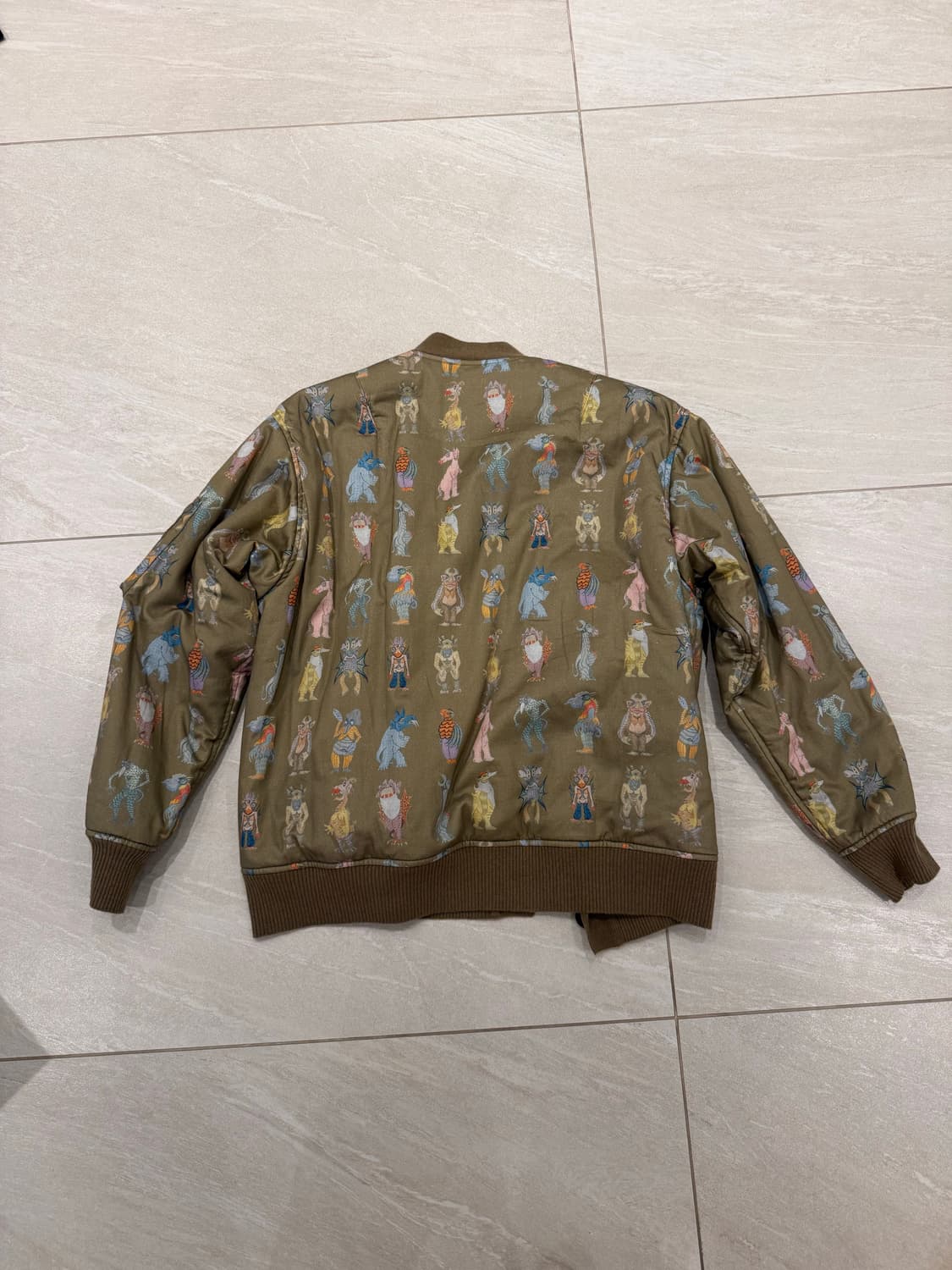 UNDERCOVER 캐릭터 패턴 봄버 자켓 상품이미지5