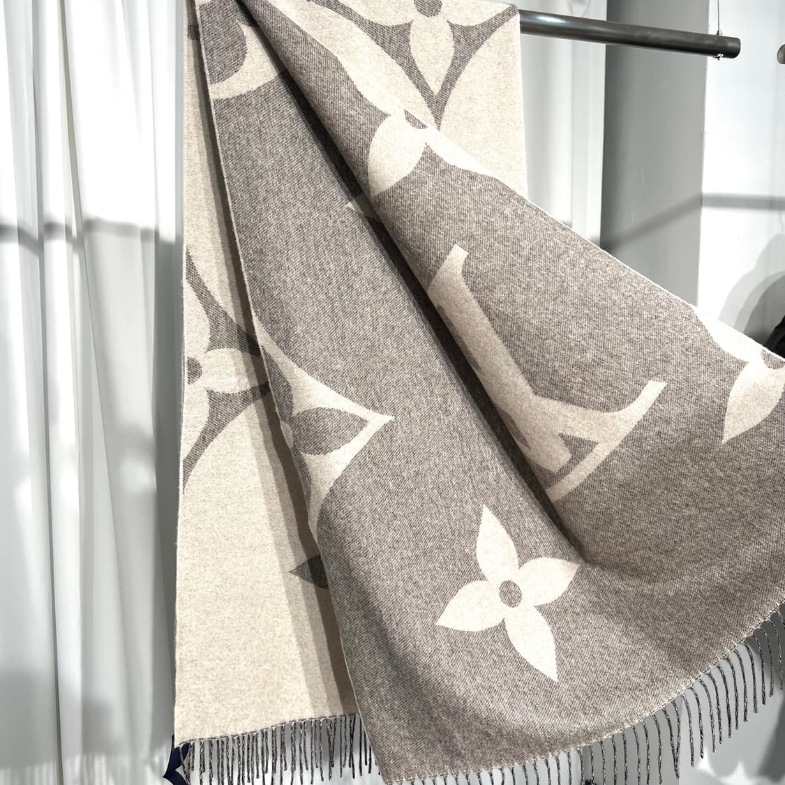 루이비통 자이언트 모노그램 머플러  상품이미지2