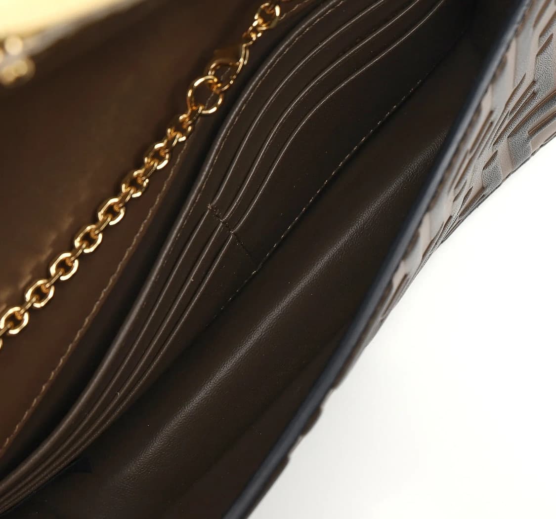 [S급] 펜디 FF 레더 다이아몬드 WOC 판매합니다!!! 상품이미지5