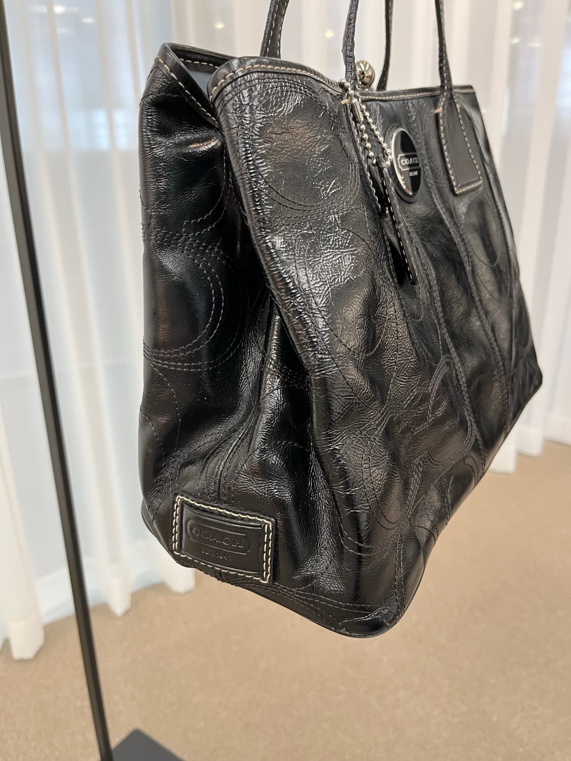 Coach Black Enamel Bag 상품이미지5