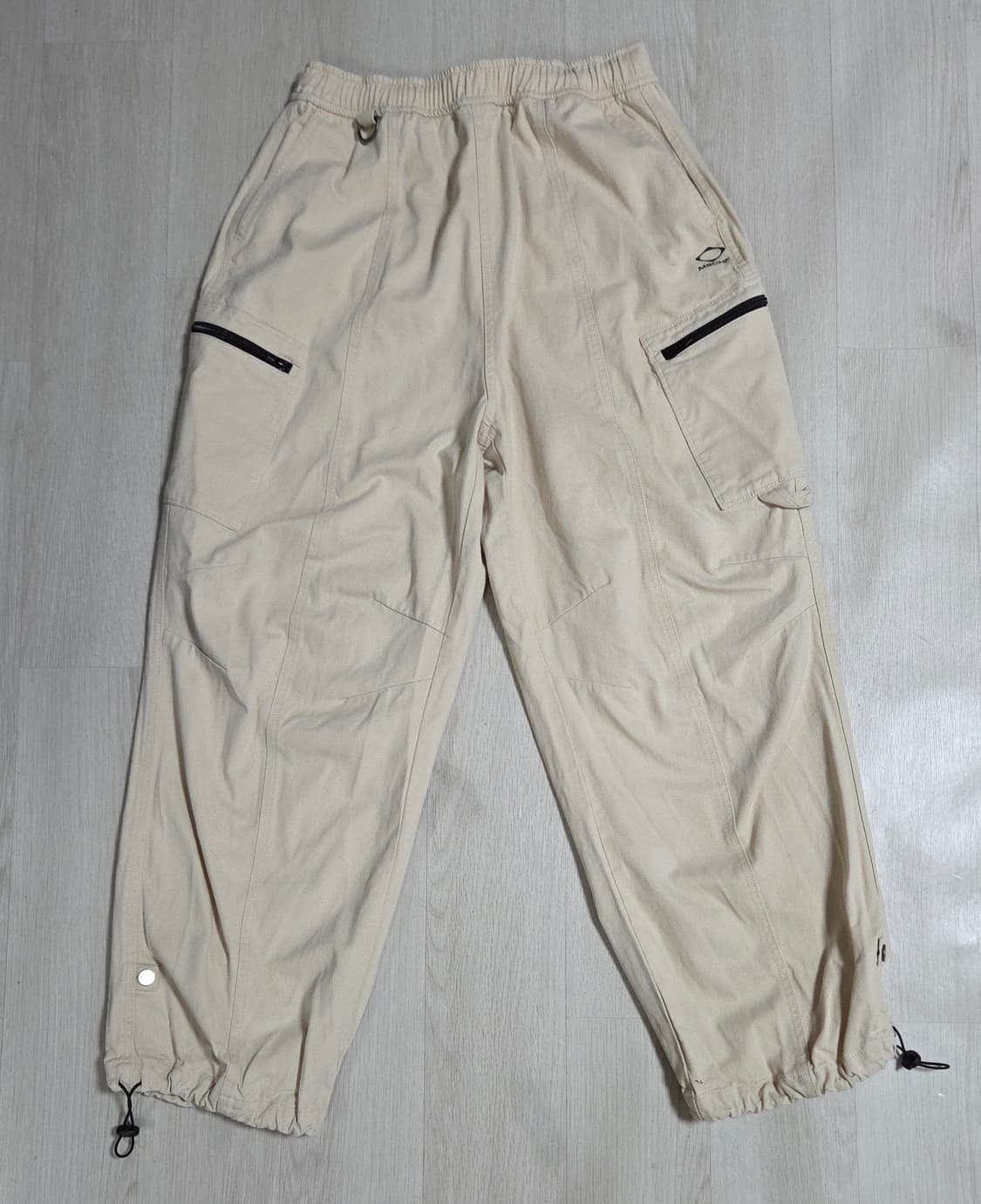 (착샷) 미스치프 드로우 스트링 배기 팬츠 상품이미지1