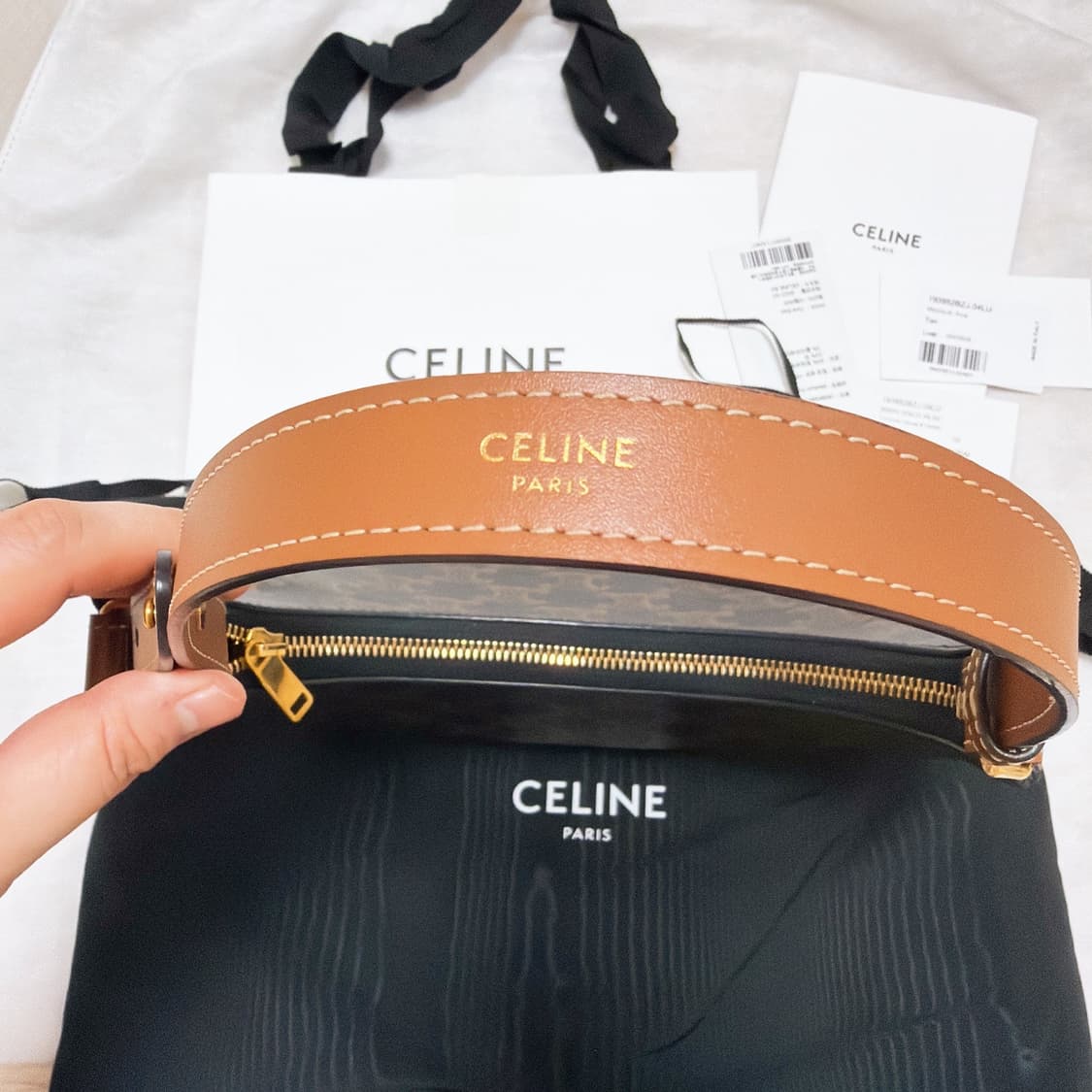 정품) 셀린느 트리옹프 캔버스 아바 호보백 상품이미지4