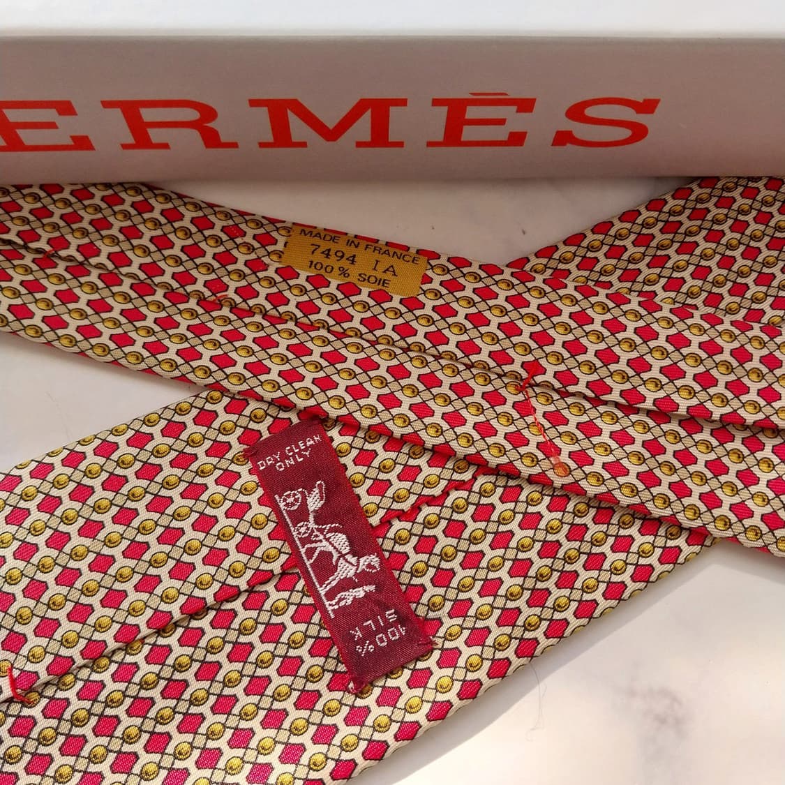 에르메스 실크 레드빛 핑크 패턴 넥타이 9cm A+등급 K1860
 상품이미지9