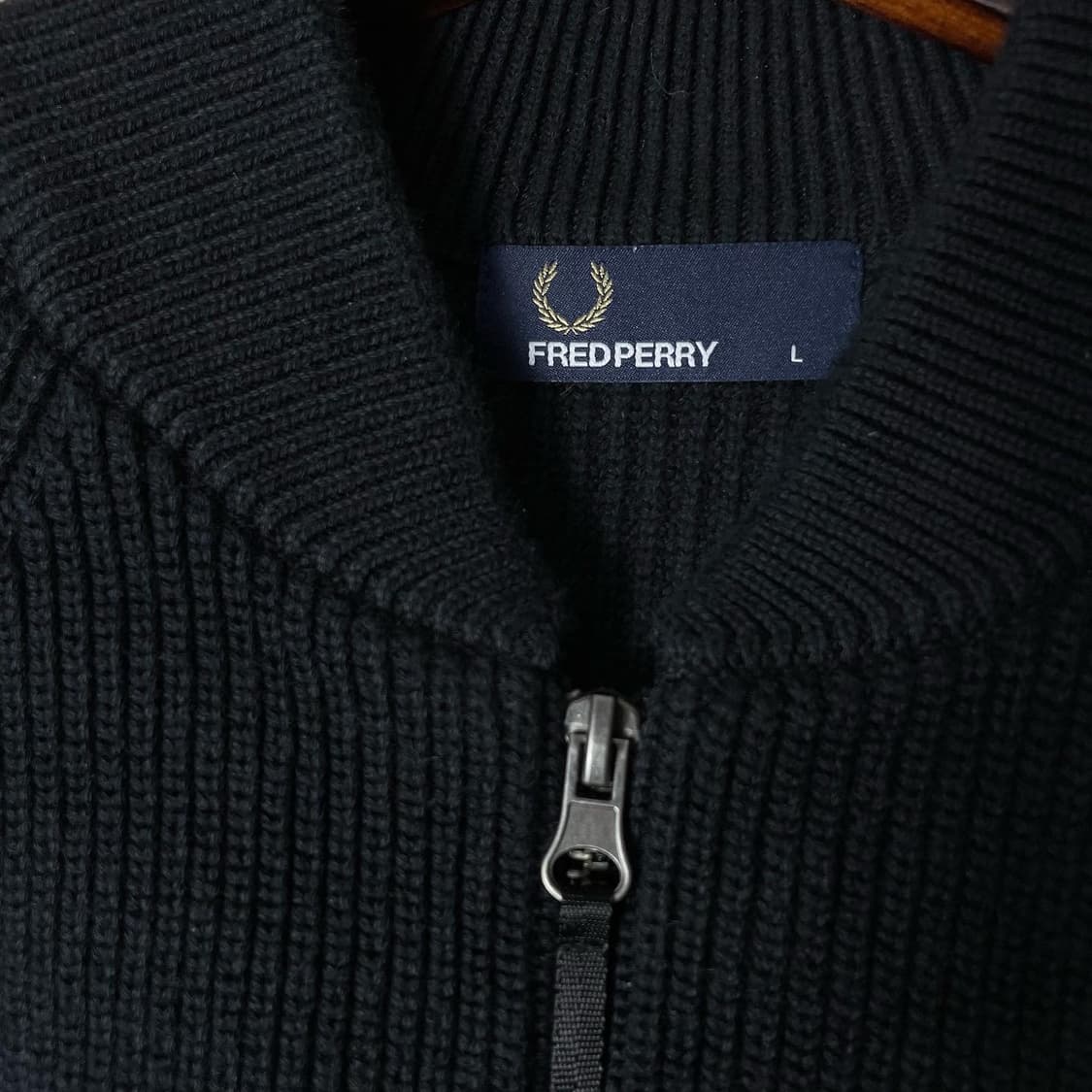 프레드페리 화이트로고 골지 니트집업 상품이미지3