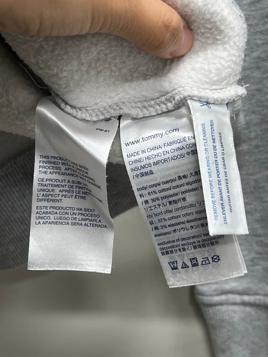 (4) 타미힐피거 우먼스 벨벳 빅로고 맨투맨 그레이 상품이미지5