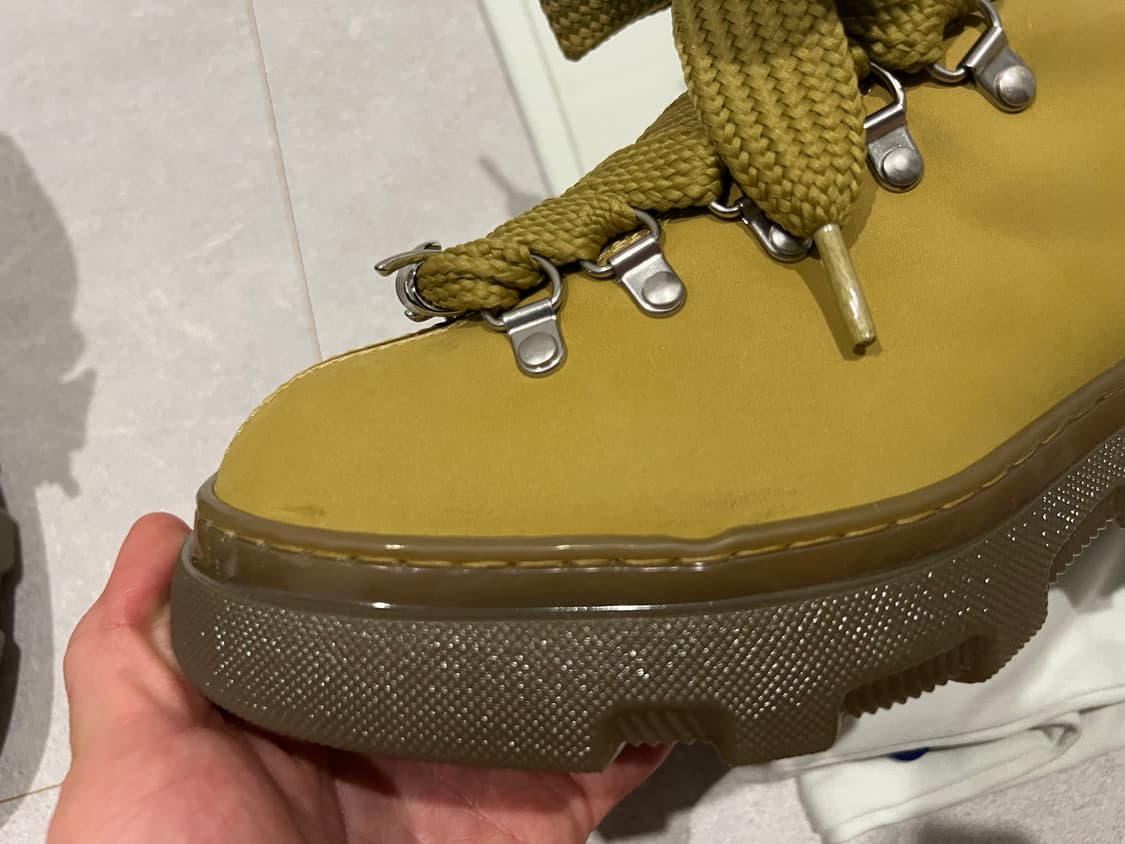 [새제품][40] 버버리 누벅 트랙부츠 상품이미지9