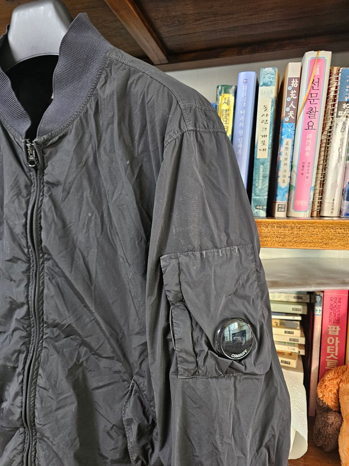 새상품급]씨피 CP컴퍼니 나일론 봄버 자켓 팔아요 ma1 마원 바람막이  상품이미지2