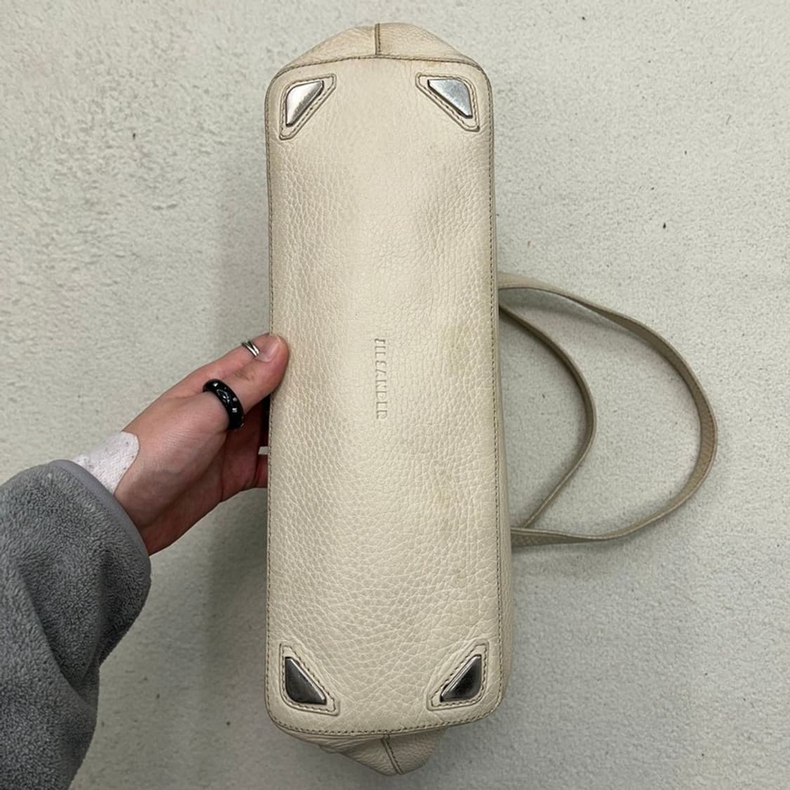 질샌더 아이보리 레더 숄더백 상품이미지4