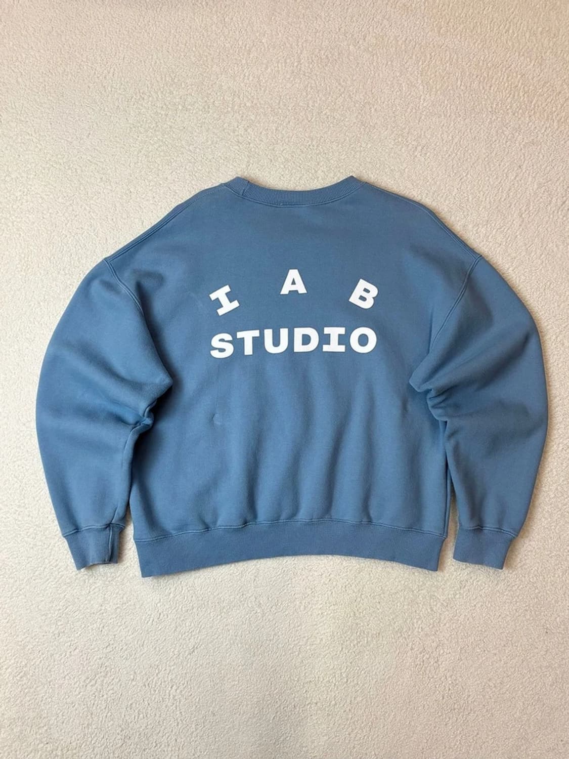 아이앱스튜디오 시그니처 스웻 크루넥 맨투맨 PN6219 상품이미지1