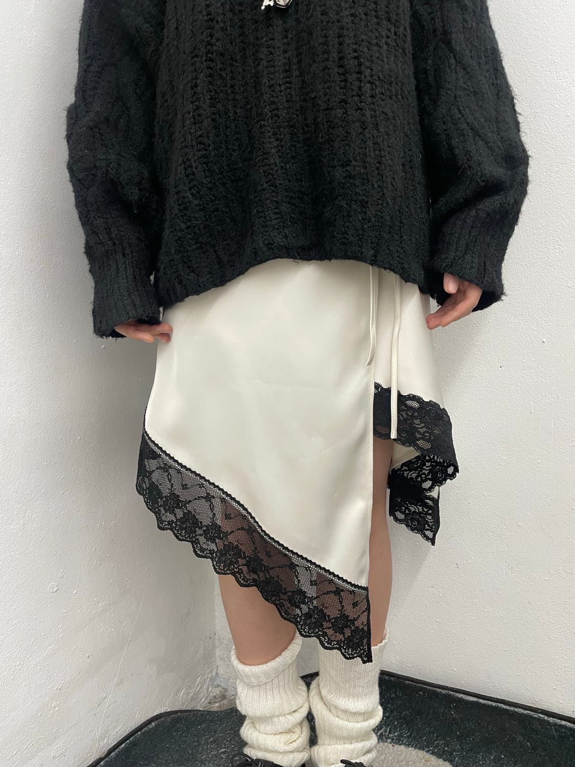 새틴 레이스 언발 스커트 *택 상품이미지6