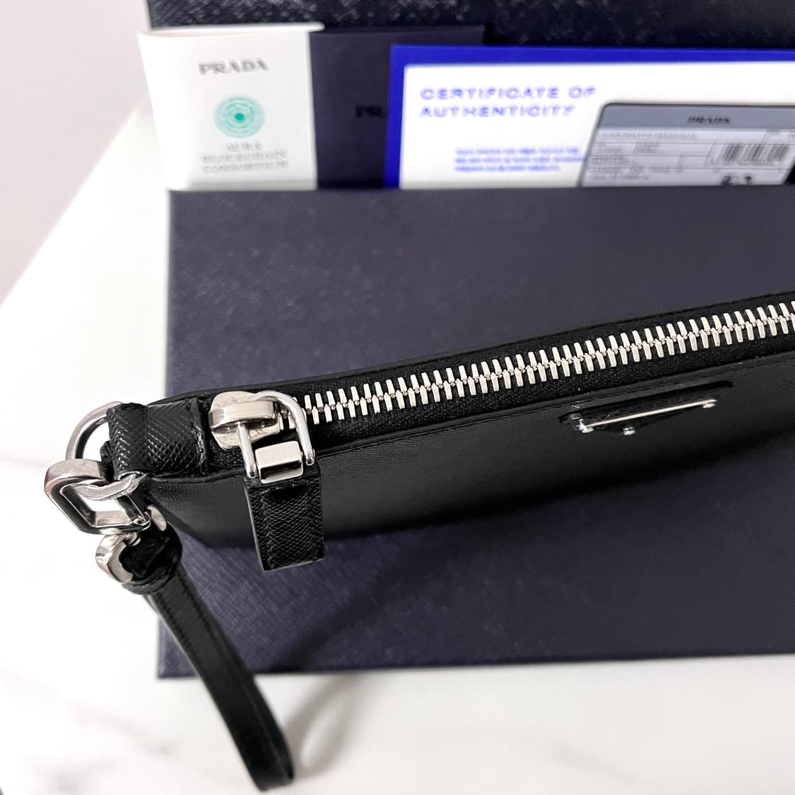 [S급/정품] 프라다 사피아노 블랙 미니 클러치 파우치 상품이미지5