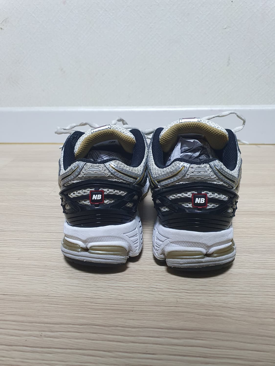 뉴발란스 1906R 실버 운동화 240 상품이미지5