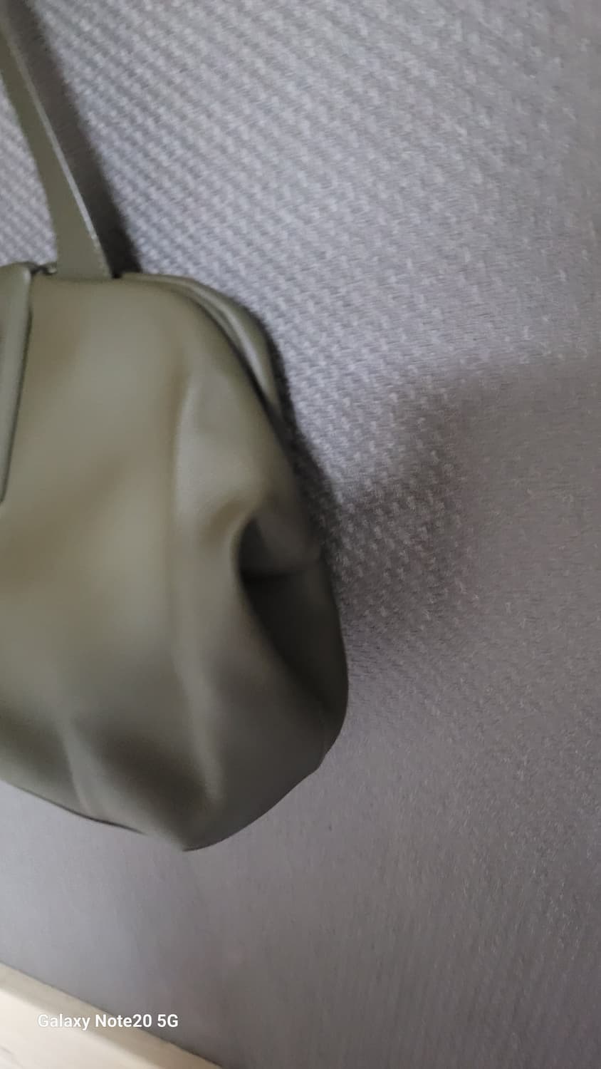 보테가베네타 트라이앵글 백 상품이미지5