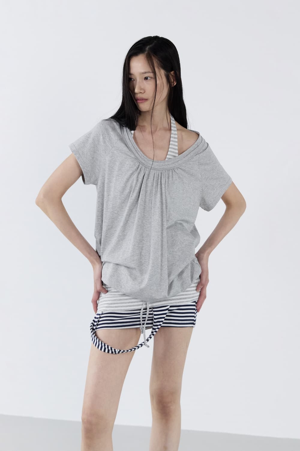 세릭 cerric round drawstring hem top gray 상품이미지5