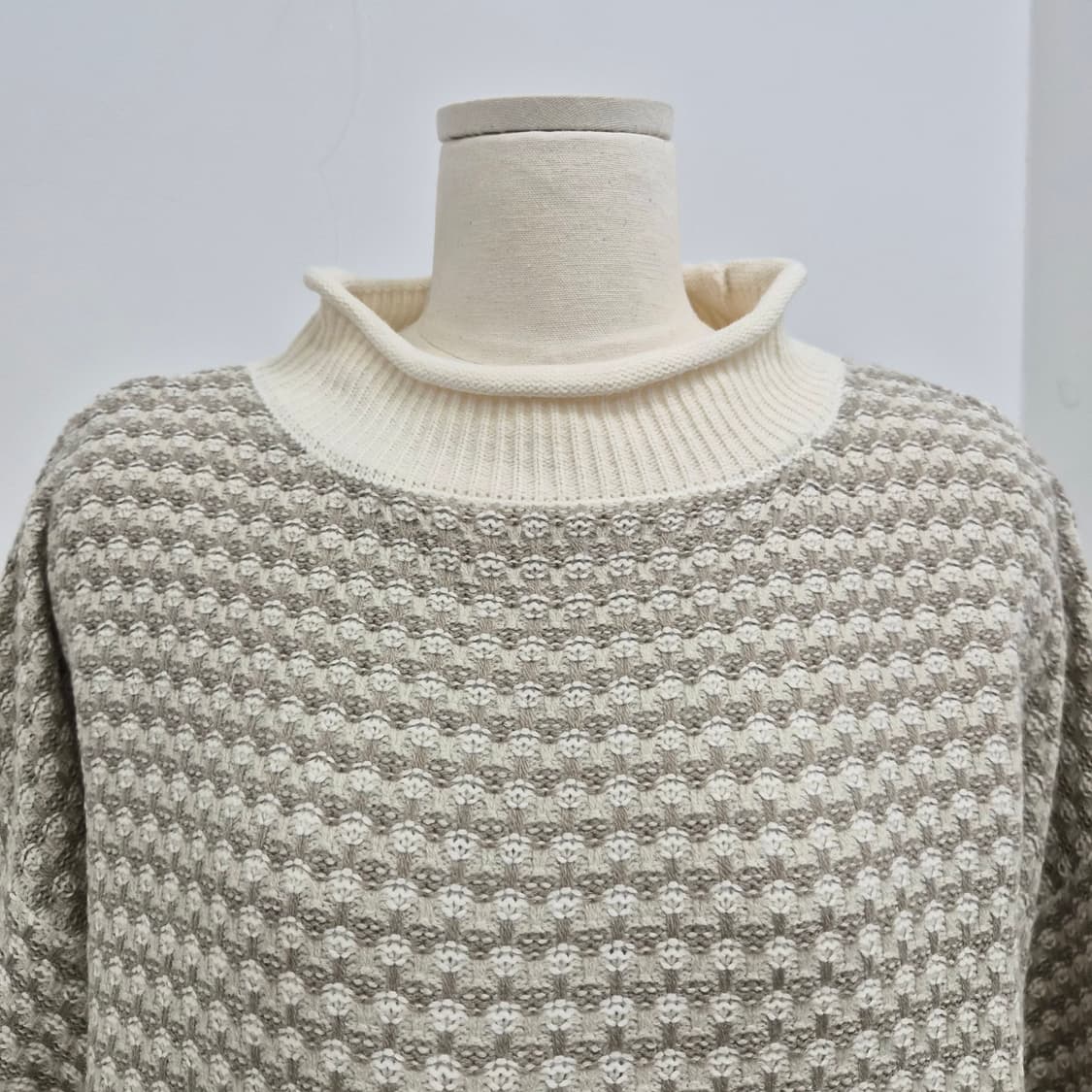 모카베이지 벌룬소매 빈티지 패턴 니트 상품이미지7