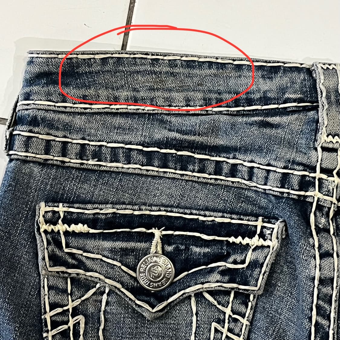 트루릴리전 조이수퍼티 흰색 스티치 부츠컷 데님팬츠 상품이미지7