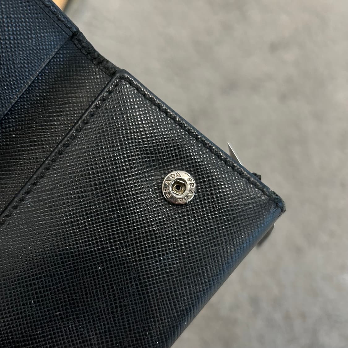 Prada Key Wallet 상품이미지3