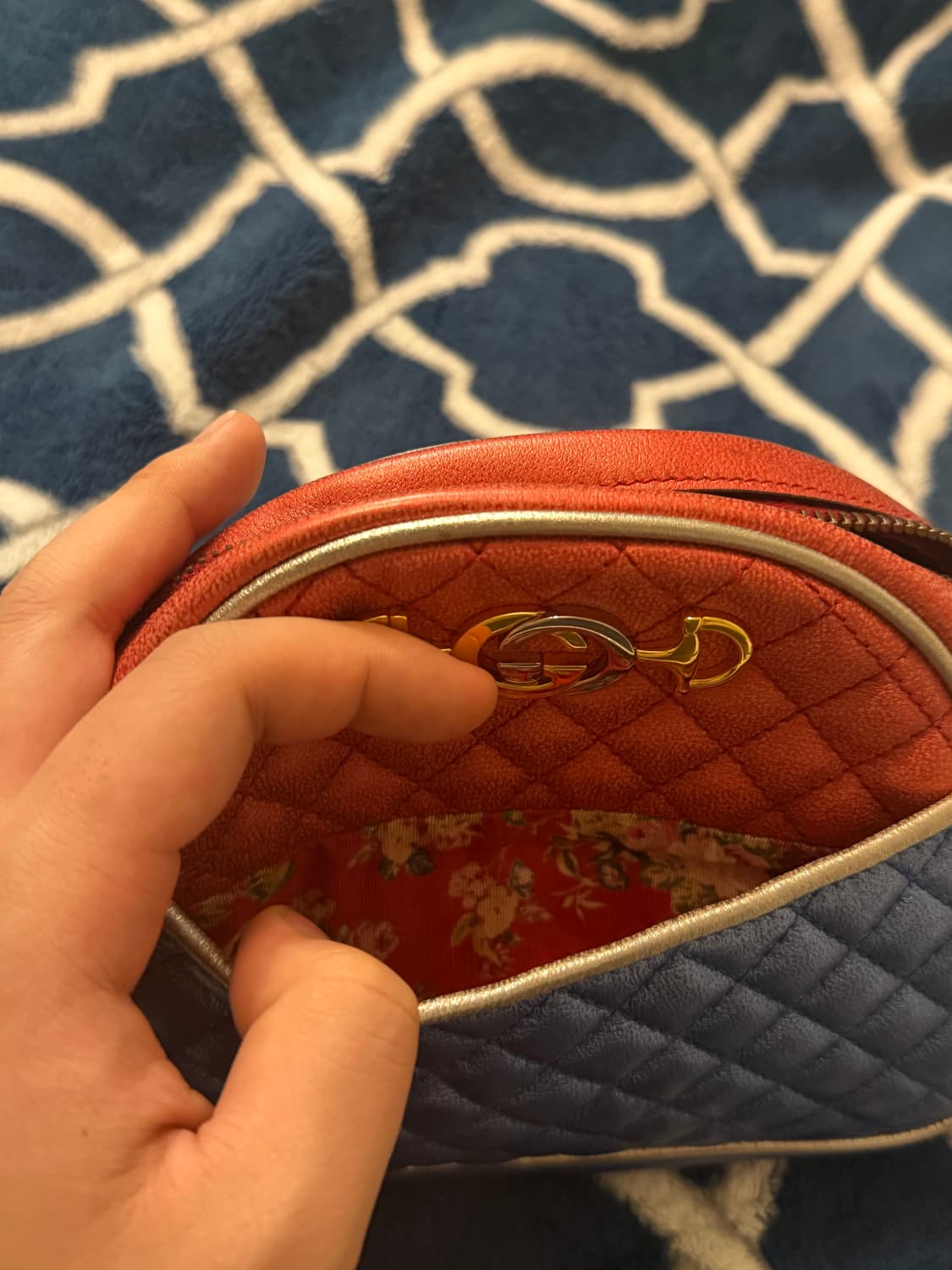 구찌 퀼팅 라미네이트 가죽 숄더백 미니 상품이미지8