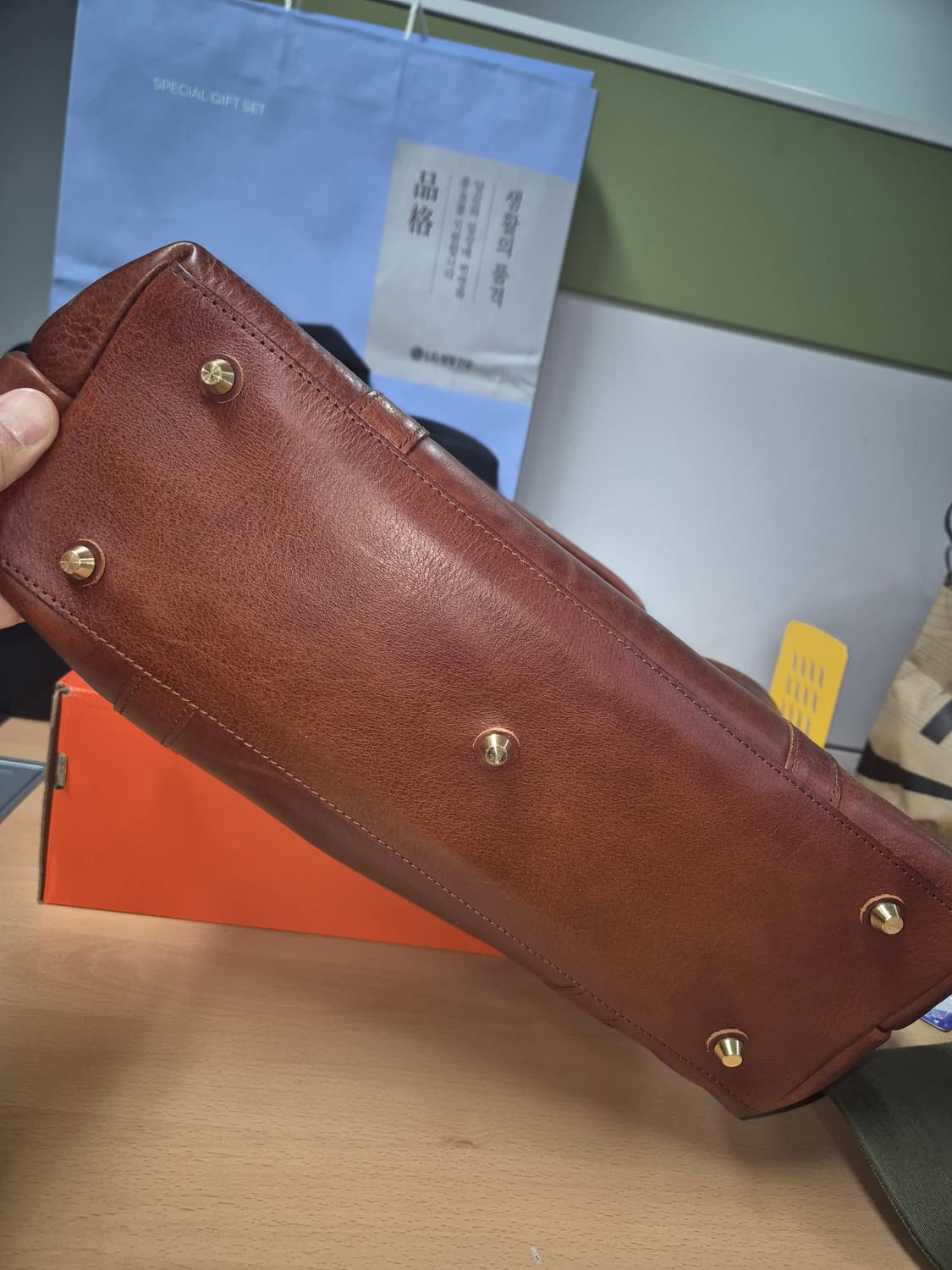 유니페어 에센셜 토트백 가죽 공방 맞춤 제작 상품이미지7