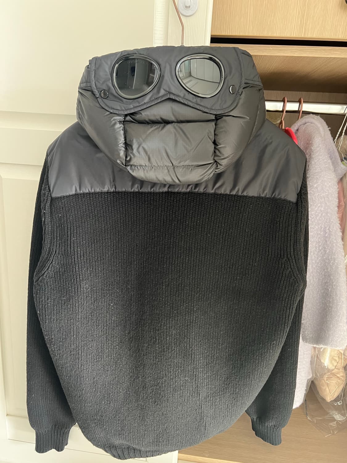 CP컴퍼니 DD쉘 니트 패딩 블랙 48 상품이미지6