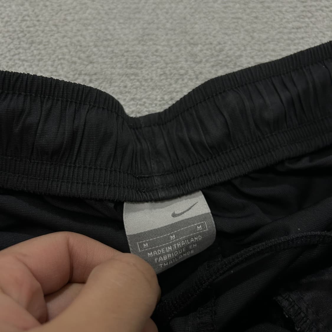 나이키 블랙/레드 트랙 팬츠 m 상품이미지2