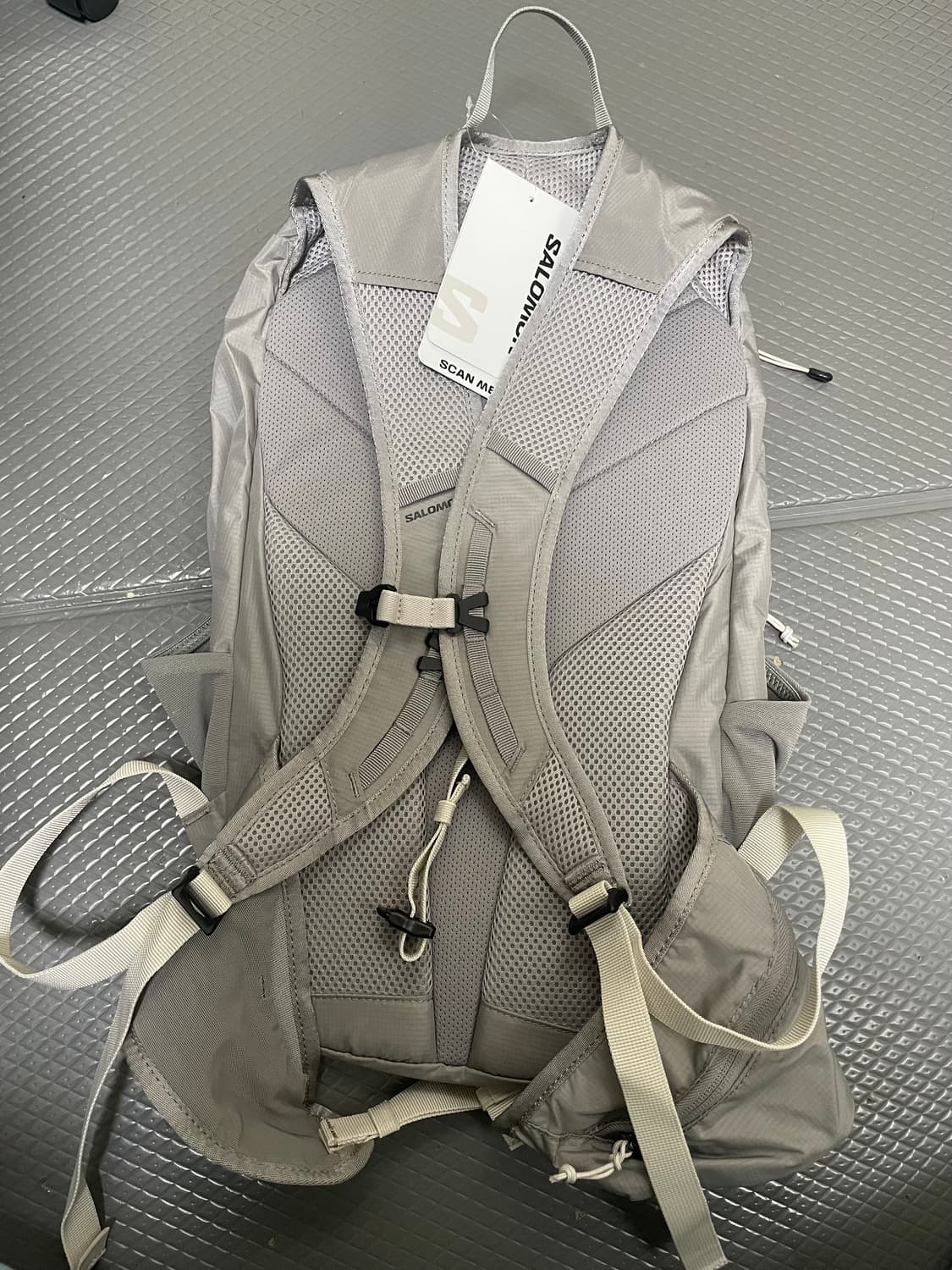 살로몬 백팩 트레일블레이저 20 그레이 상품이미지3