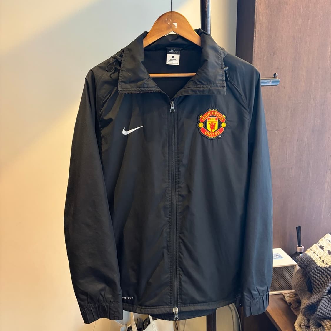 15629 - 나이키 맨유 바람막이 자켓 상품이미지2