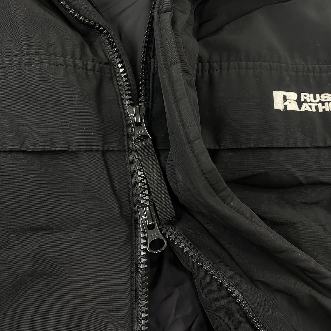 러셀어틀레틱 스펠아웃 빅로고 블랙 패딩 점퍼 (105) 상품이미지6