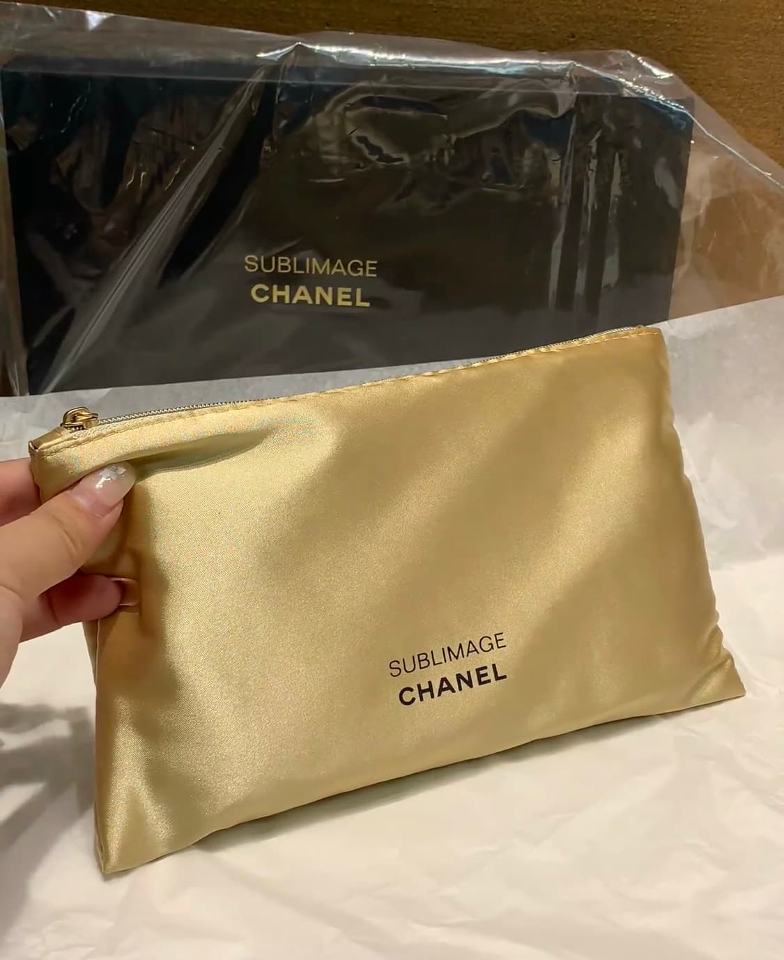 샤넬 뷰티 수블리마지 수면안대 세안패드 파우치 세트 상품이미지4