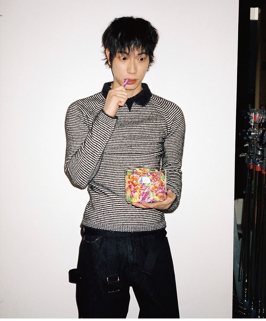 (새상품)(L) 나이스고스트클럽 스트라이프 카라 니트 BLACK 판매 상품이미지1