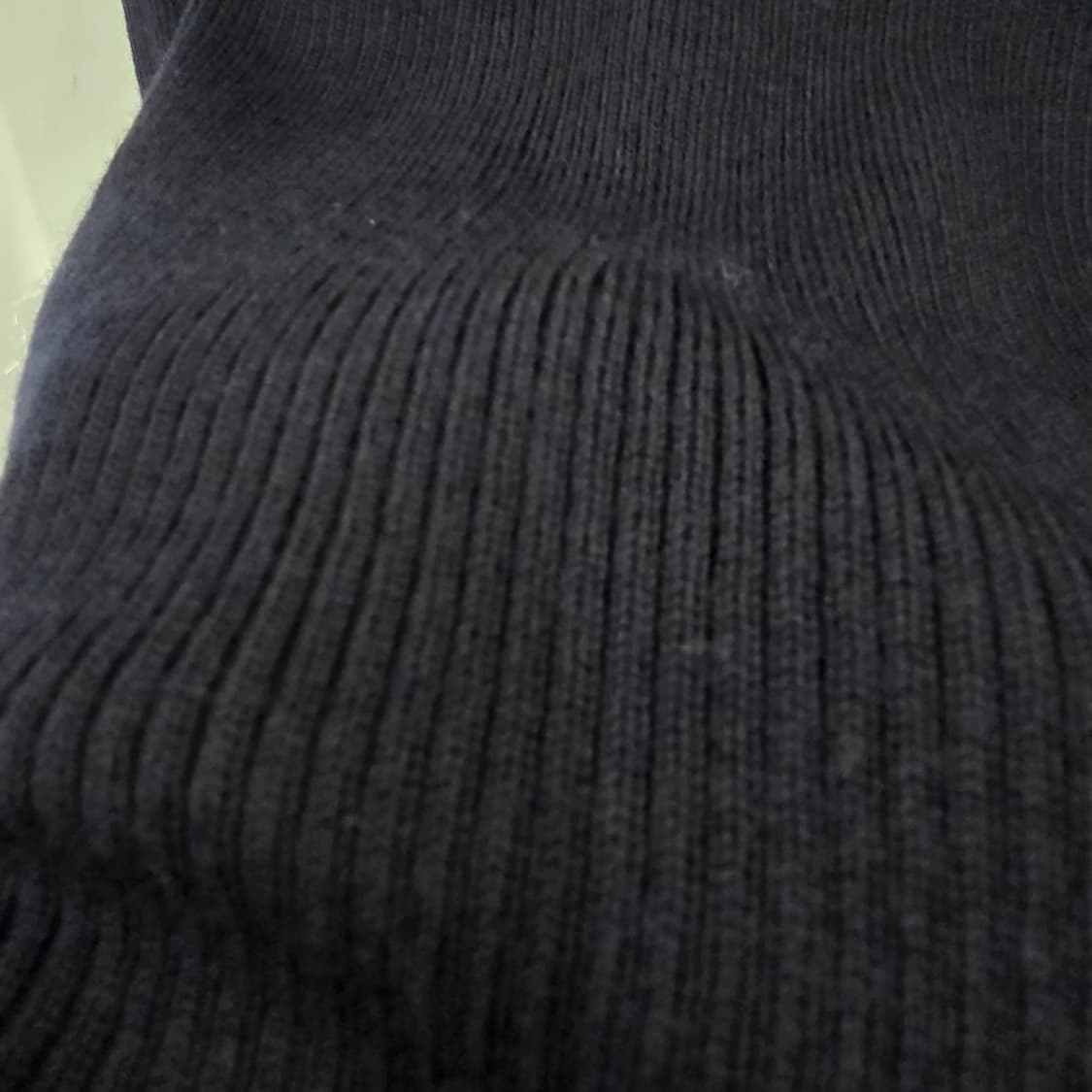 UNIQLO JAPAN 울100 진네이비 터틀넥 슬림핏 골지 니트 상품이미지6