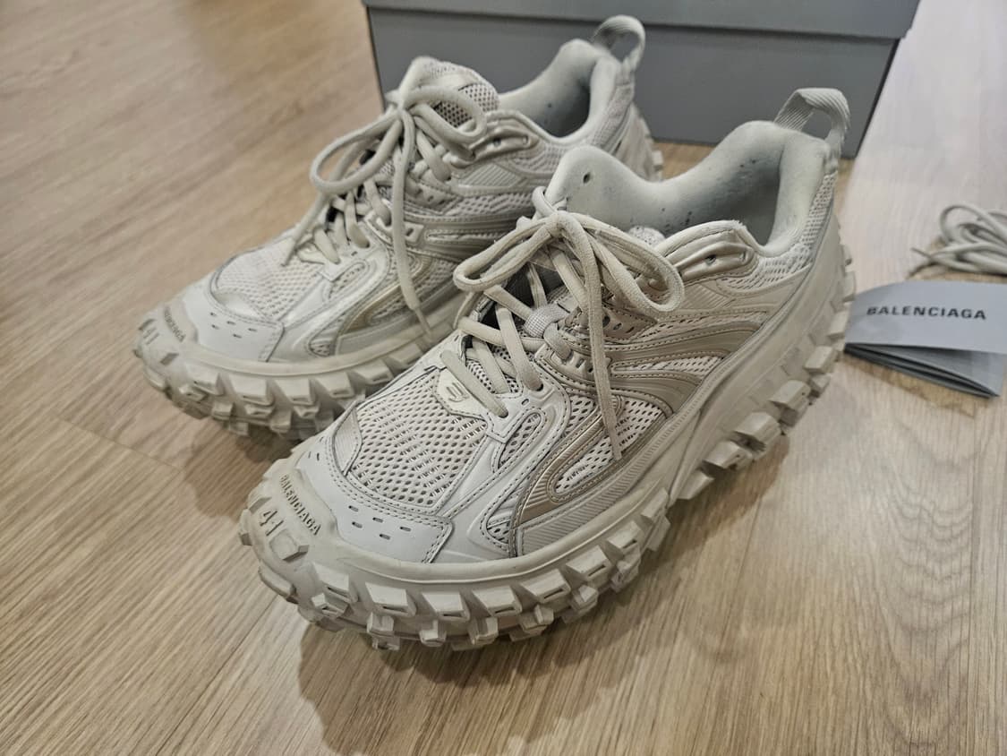 발렌시아가 디펜더 41 상품이미지1