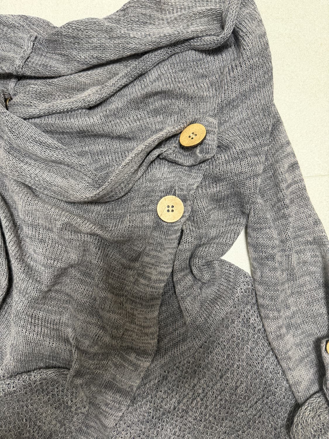 button drape off shoulder 사선 오프숄더 상품이미지2